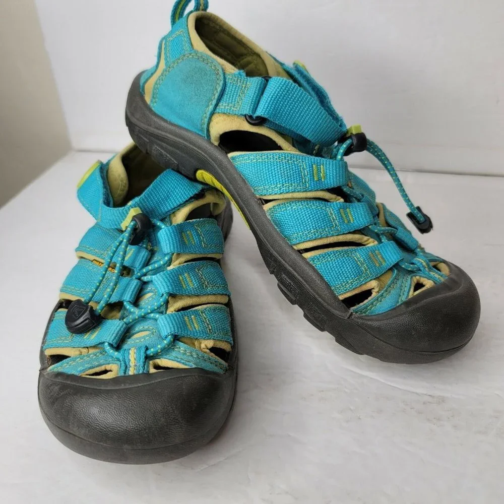 Keen Youth Size 3 Turquoise Blue Waterproof Hiking Sport Sandals